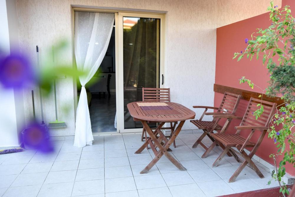 Beautiful Apartment Near The Sea And A Large Private Garden Paphos Exterior photo