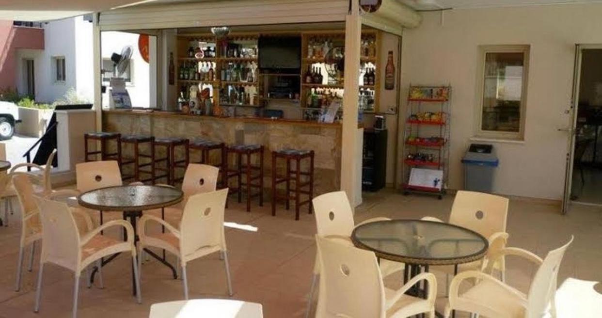 Beautiful Apartment Near The Sea And A Large Private Garden Paphos Exterior photo
