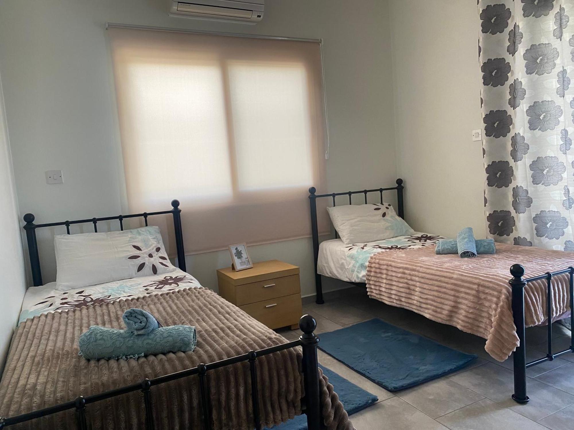 Beautiful Apartment Near The Sea And A Large Private Garden Paphos Exterior photo